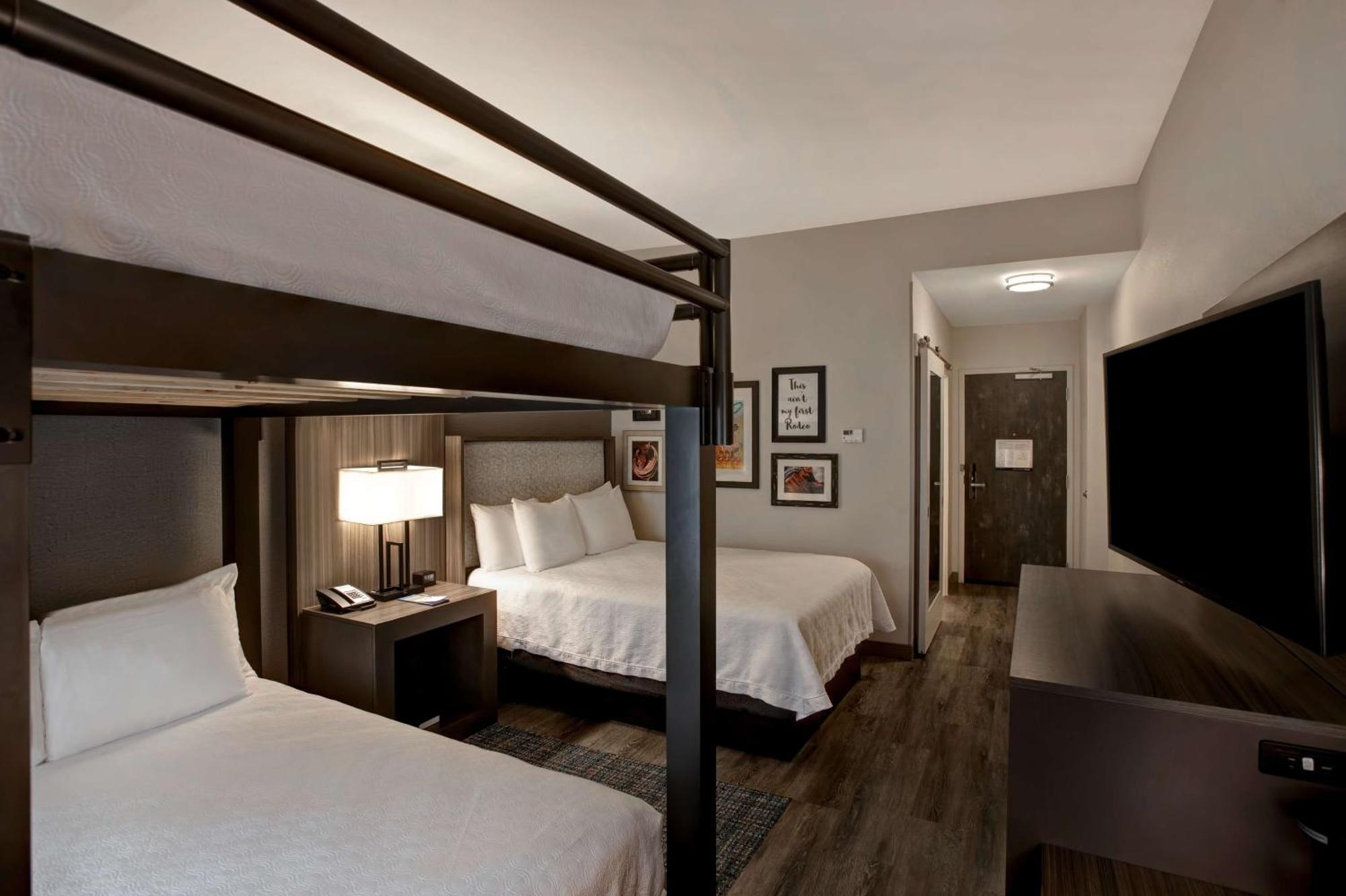 Hampton Inn & Suites San Antonio Riverwalk Exterior photo